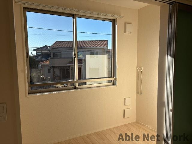 シェーンハイムＢのキッチン|日当たりの良いインナーテラス