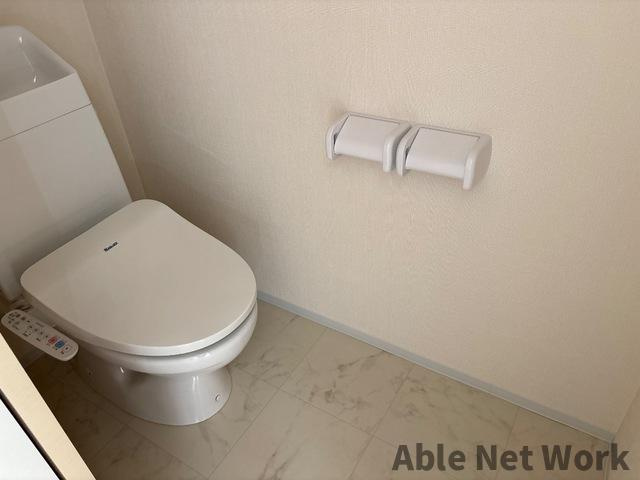 シェーンハイムＢのトイレ|温水洗浄暖房便座付き