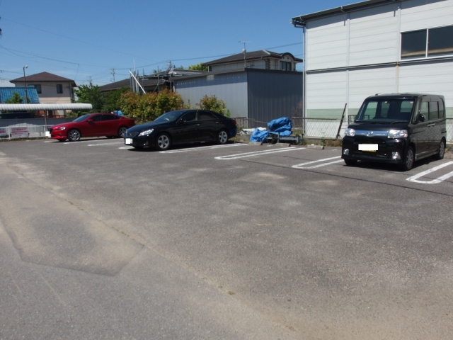 ファミール・ヒロ　Nの駐車場