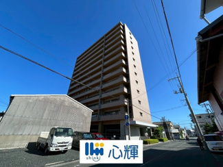 【外観】 | サーパス松山町 5階 中古マンション | 駅まで徒歩5分。小学校にも近く、人気のエリアです。

