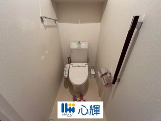 【トイレ】 | サーパス松山町 5階 中古マンション | 洗浄便座になっていますので、清潔にご使用頂けます。



