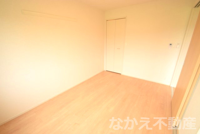 【寝室】 | 広くて明るい寝室