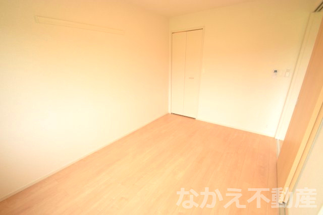 【寝室】 | 広くて明るい寝室