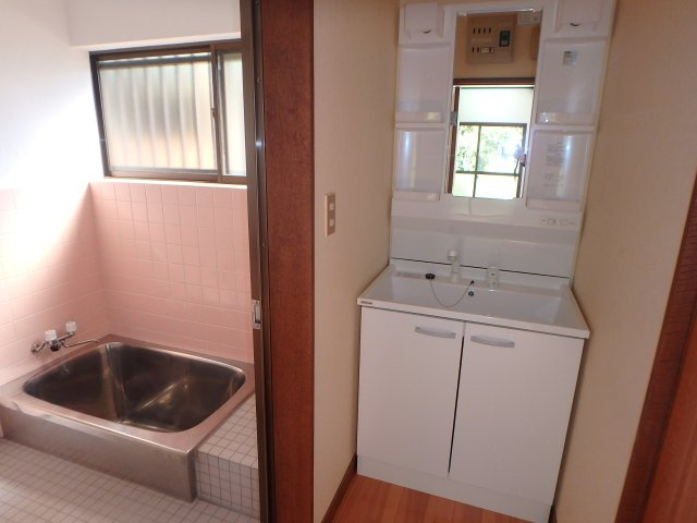 S1749R　須崎貸家の独立洗面台
