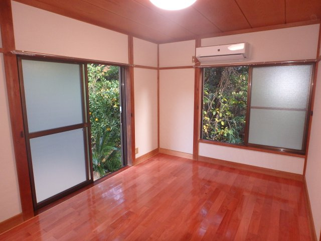 S1749R　須崎貸家の洋室