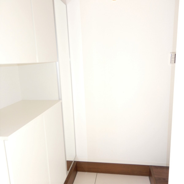 BRAVE　FUNABASHIの玄関