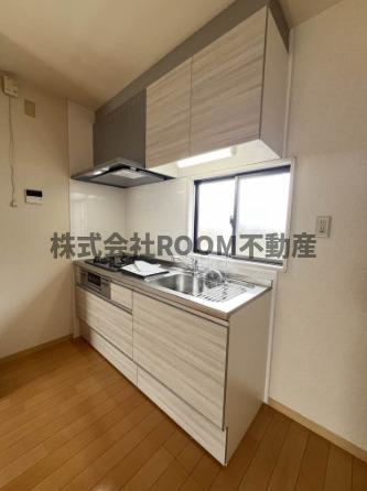 グリーンゲーブルス参番館のキッチン|コンパクトなキッチンで掃除もラクラク