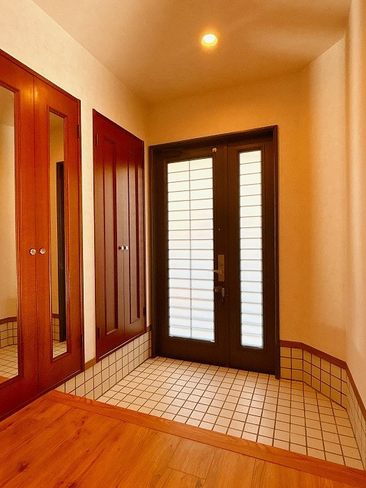 リフォーム住宅　日野南８丁目の玄関