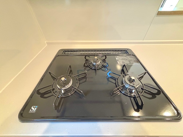 鳥栖市平田町2期　1号棟のキッチン|コンロ