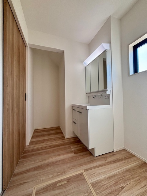 鳥栖市平田町2期　1号棟の内観：施工例|洗面所