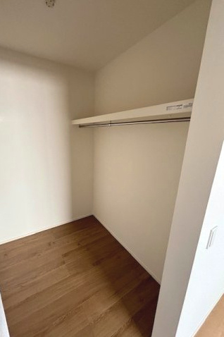 鳥栖市平田町2期　1号棟の内観：施工例|ウォークインクローゼット