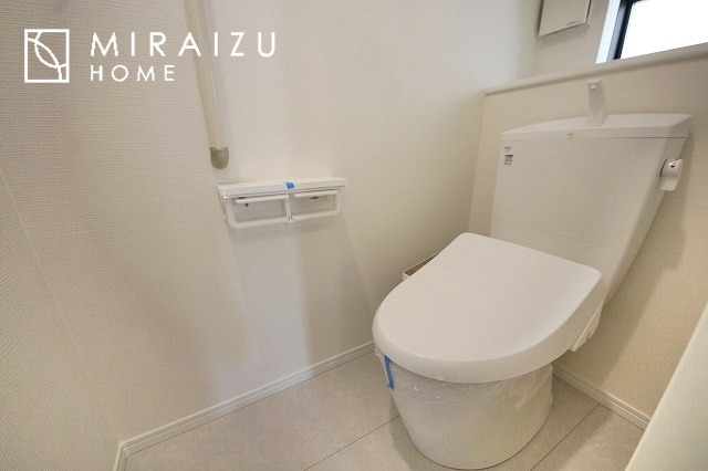 【トイレ】 | おしり洗浄、ビデ洗浄、暖房便座の機能を標準装備。トイレットペーパーの無駄遣いを防ぎ、肌を傷つける心配がありません♪