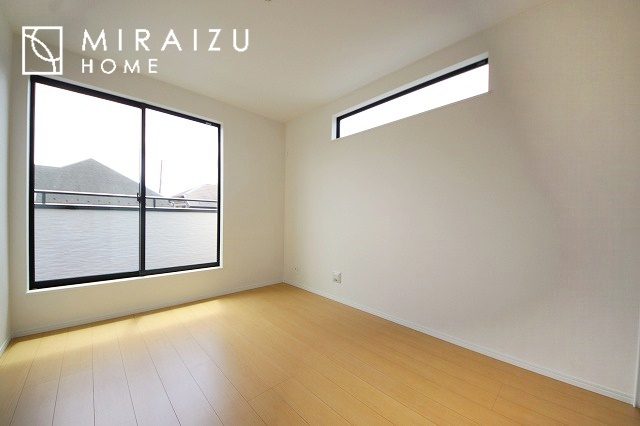 【寝室】 | 建物完成につき、実際のお部屋をごゆっくりご見学いただけます。お休みの日にご家族で見学はいかがでしょう。