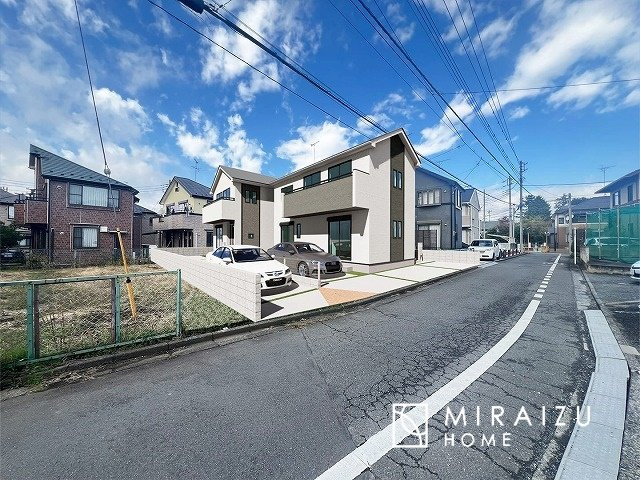 【外観】 | 青く澄み渡った綺麗な空と、陽の光をたっぷりと受ける、そんな新築住宅で新生活をスタートしてみませんか☆彡※実際の写真にCGパースを重ねたイメージ画像です。