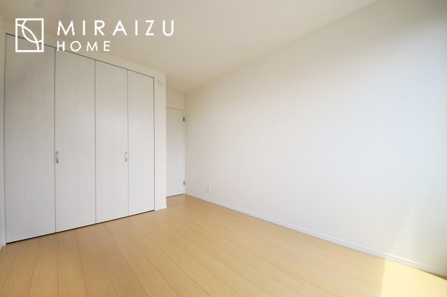 【寝室】 | 建物完成につき、実際のお部屋をごゆっくりご見学いただけます。お休みの日にご家族で見学はいかがでしょう。