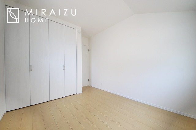 【洋室】 | 建物完成につき、実際のお部屋をごゆっくりご見学いただけます。お休みの日にご家族で見学はいかがでしょう。