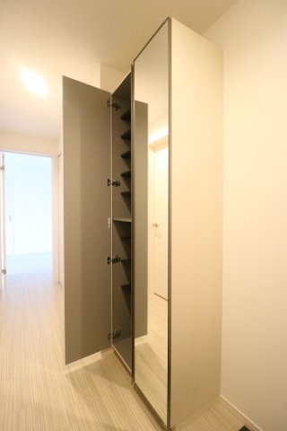 BOX 福大通りの玄関