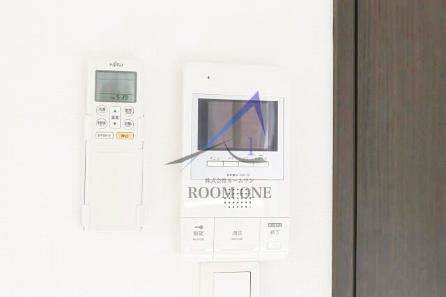 ルクール川崎のセキュリティ|モニター付きインターホンです。