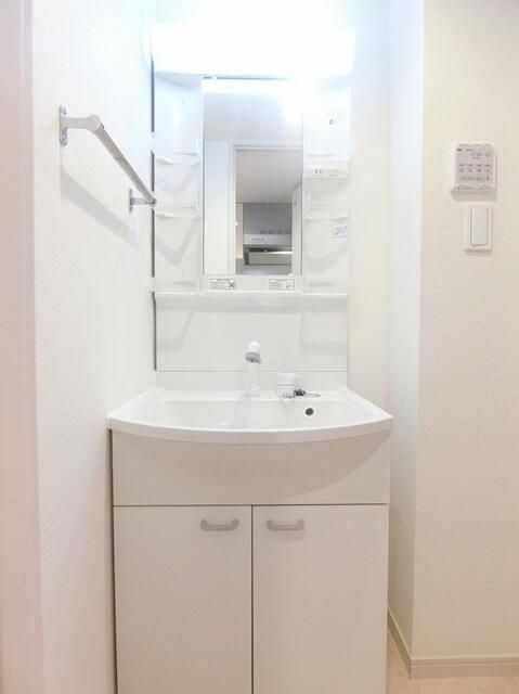 リブリ・グランディール高島平の洗面所