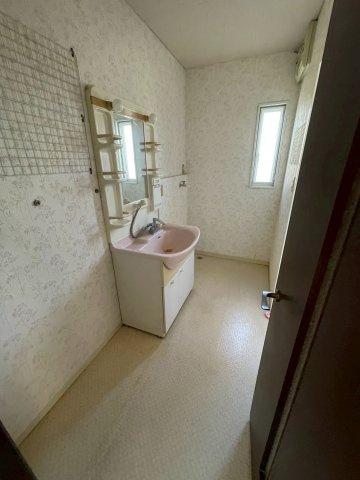 萩生　中古住宅の洗面所