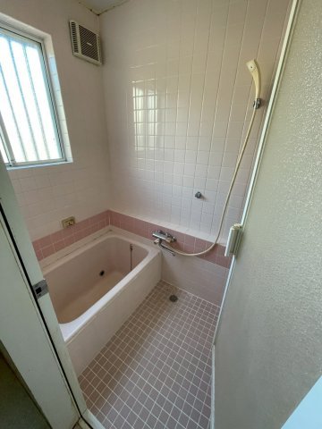 萩生　中古住宅の浴室
