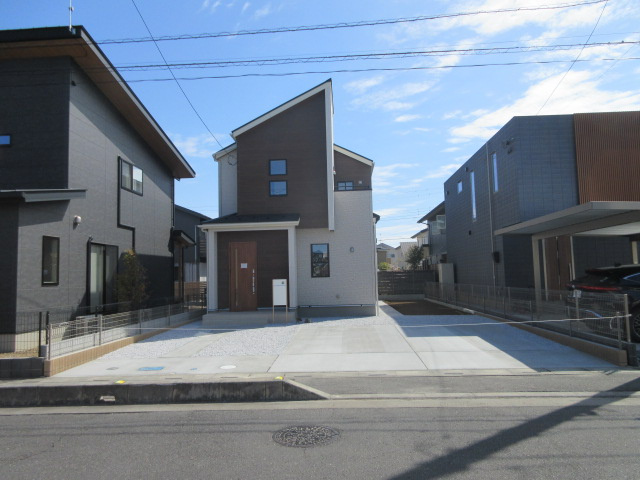 【仲介手数料無料】新築戸建　深谷市国済寺67-6（全1棟）の前面道路含む現地写真