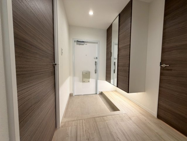 宇喜田ホームズの玄関|収納もある玄関です