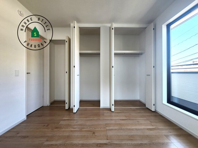 福岡市中央区笹丘1丁目第3-3棟（2号棟）の収納|洋服や大きな荷物が多い方や人数の多いご家族などは、一般的なクローゼットよりもウォークインクローゼットのほうが使い勝手が良いです。