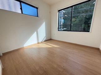 【洋室】 | 佐伯区八幡東4丁目　限定1棟 | 2階　洋室×3　収納付きでお部屋がスッキリ広く使えます。2部屋に分けて利用可能☆　
