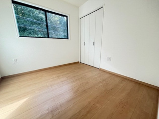 【洋室】 | 佐伯区八幡東4丁目　限定1棟 | 2階　洋室×3　収納付きでお部屋がスッキリ広く使えます。
