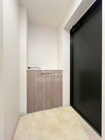 クレストコート靭公園の玄関