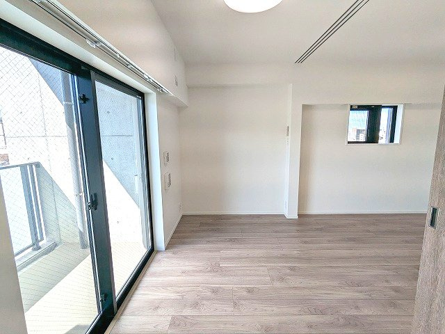 S-RESIDENCE ASAKUSA ディバースの設備|リビング隣の4.5帖洋室、照明・クローゼット付、インターネットWi-Fi無料、ペット可