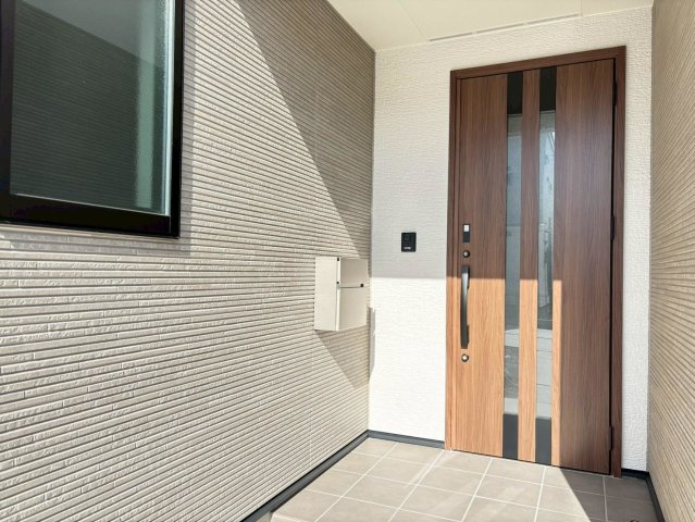 ダイマルタウン　瑞穂市古橋第22　全３区画分譲の玄関|玄関ドアの鍵はディンプルキーと内側はサムターンキーになっており防犯性の高い仕様になっています。