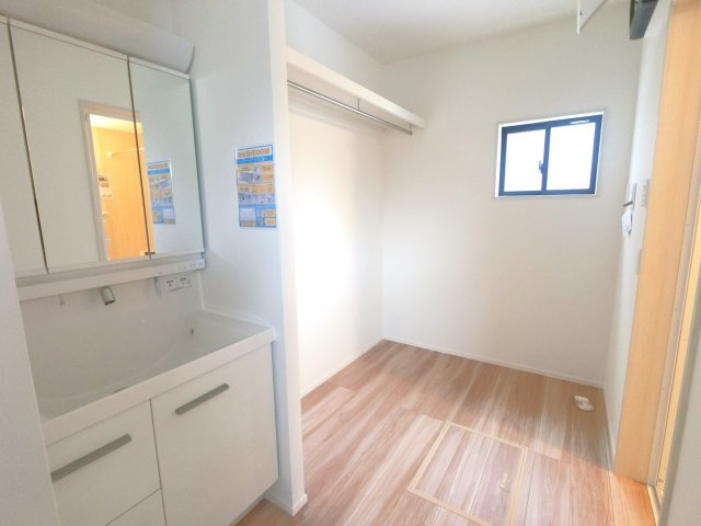 鳥栖市鎗田町2期　2号棟の内観：施工例|洗面