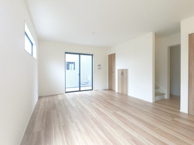 鳥栖市鎗田町2期　2号棟の内観：施工例|リビング