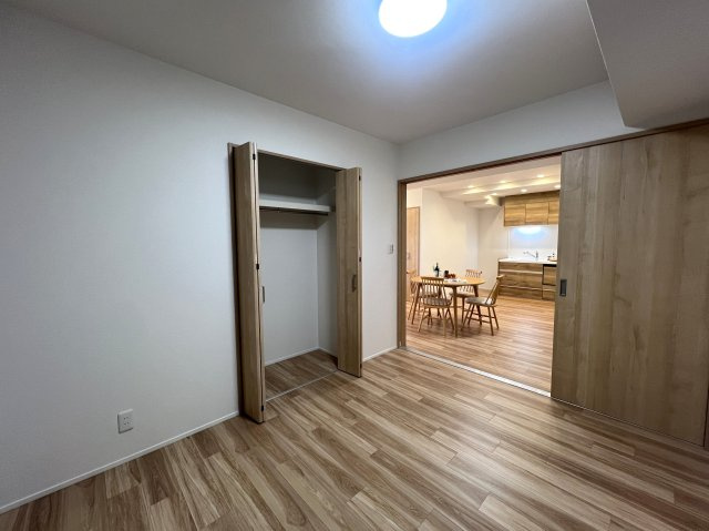 変わった間取りからコンニチハ！【ナイスパークステージ東戸塚】の洋室|きれいな洋室です