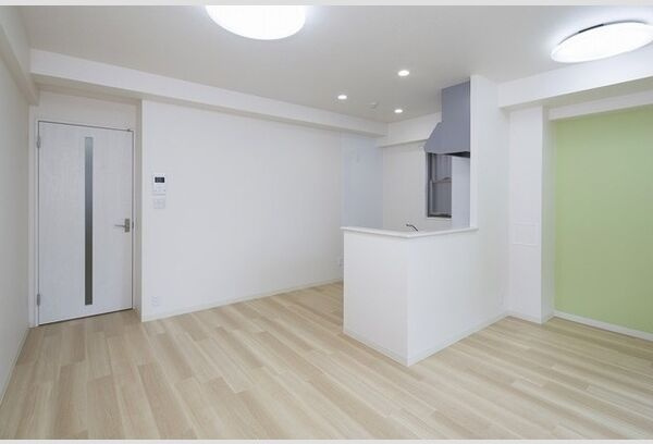 ソレアードⅥの居間・リビング