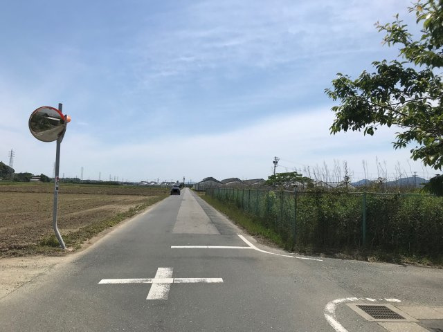 売地　豊橋市杉山町字天津前の前面道路含む現地写真
