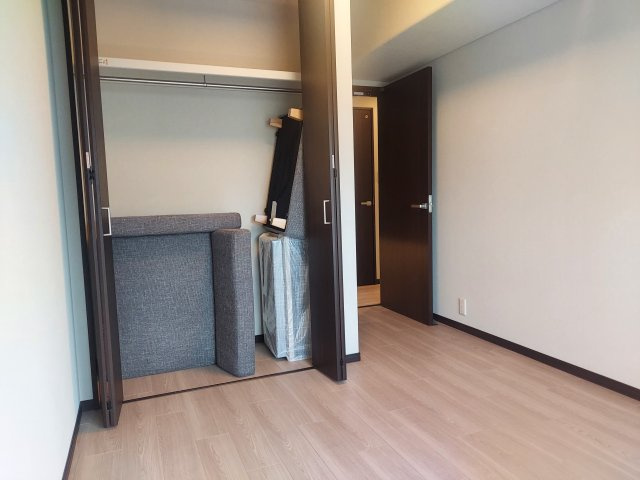 ラ・ビスタ宝塚ウエストウイング三番館の洋室|洋室約5.6帖