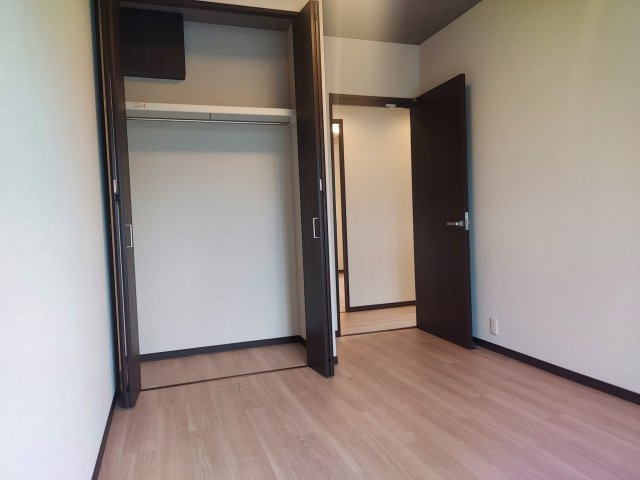 ラ・ビスタ宝塚ウエストウイング三番館の洋室|洋室約6.7帖