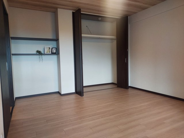 ラ・ビスタ宝塚ウエストウイング三番館の洋室|洋室約7.9帖