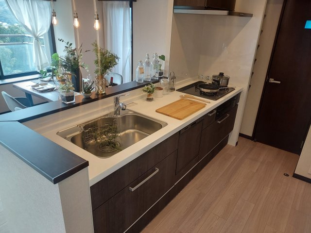 ラ・ビスタ宝塚ウエストウイング三番館のキッチン|食洗機付きシステムキッチン