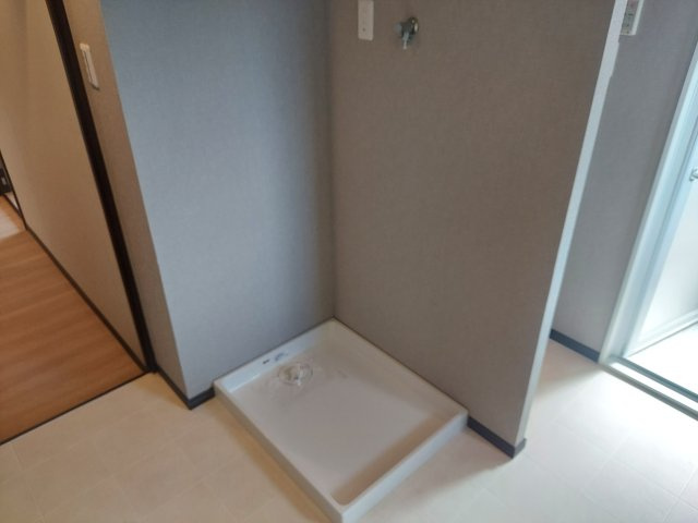 ラ・ビスタ宝塚ウエストウイング三番館の洗面所|洗濯機置場