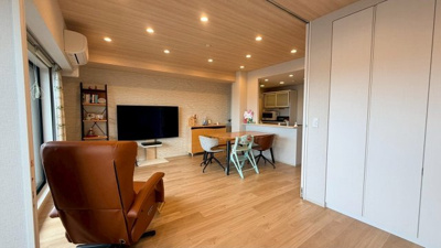 【居間・リビング】 | リビオシティ三国ヶ丘 | ＬＤＫ約１４．５帖！ゆとりあるのあるリビングに家族の時間も増えますね♪床暖房完備であったかい空間です！