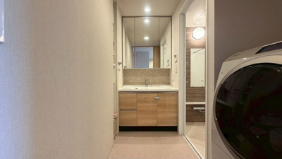 【独立洗面台】 | リビオシティ三国ヶ丘 | シャワー付き洗面台ですので、寝ぐせ直しもラクラクですね！！