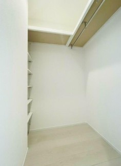 【収納】 | グレイスビル | ウォークインクローゼット完備。