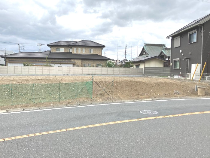 敷地面積84坪　売地　川越市小堤の外観|更地　広々とした土地面積約280㎡、約84坪！
前面道路：北西約7.8ｍ公道、18.8ｍの接道！お車の出し入れもラクラクです♪