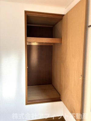 【その他】 | 三谷ハイツ | 南側の洋室6帖の収納