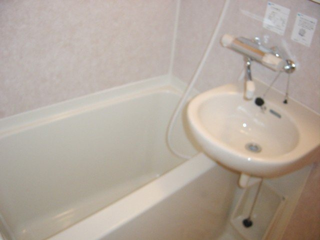新品家具付きマンション碑文谷9(KaGood東京)の浴室