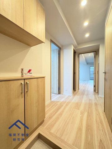 天神ロイアルハイツの玄関